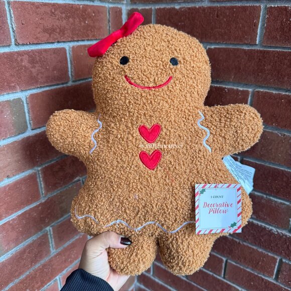TARGET BULLSEYE PLAYGROUND GINGERBREAD WOMAN PILLOW 1CT - Picture 1 of 3